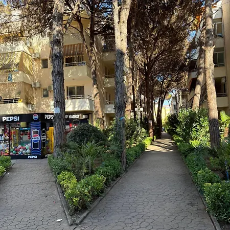 4 Persons-golem アパート