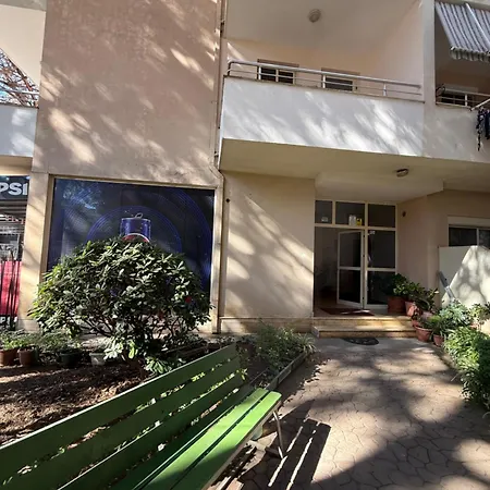 Golem Family - Mali I Robit Apartament Polisi i Vogel